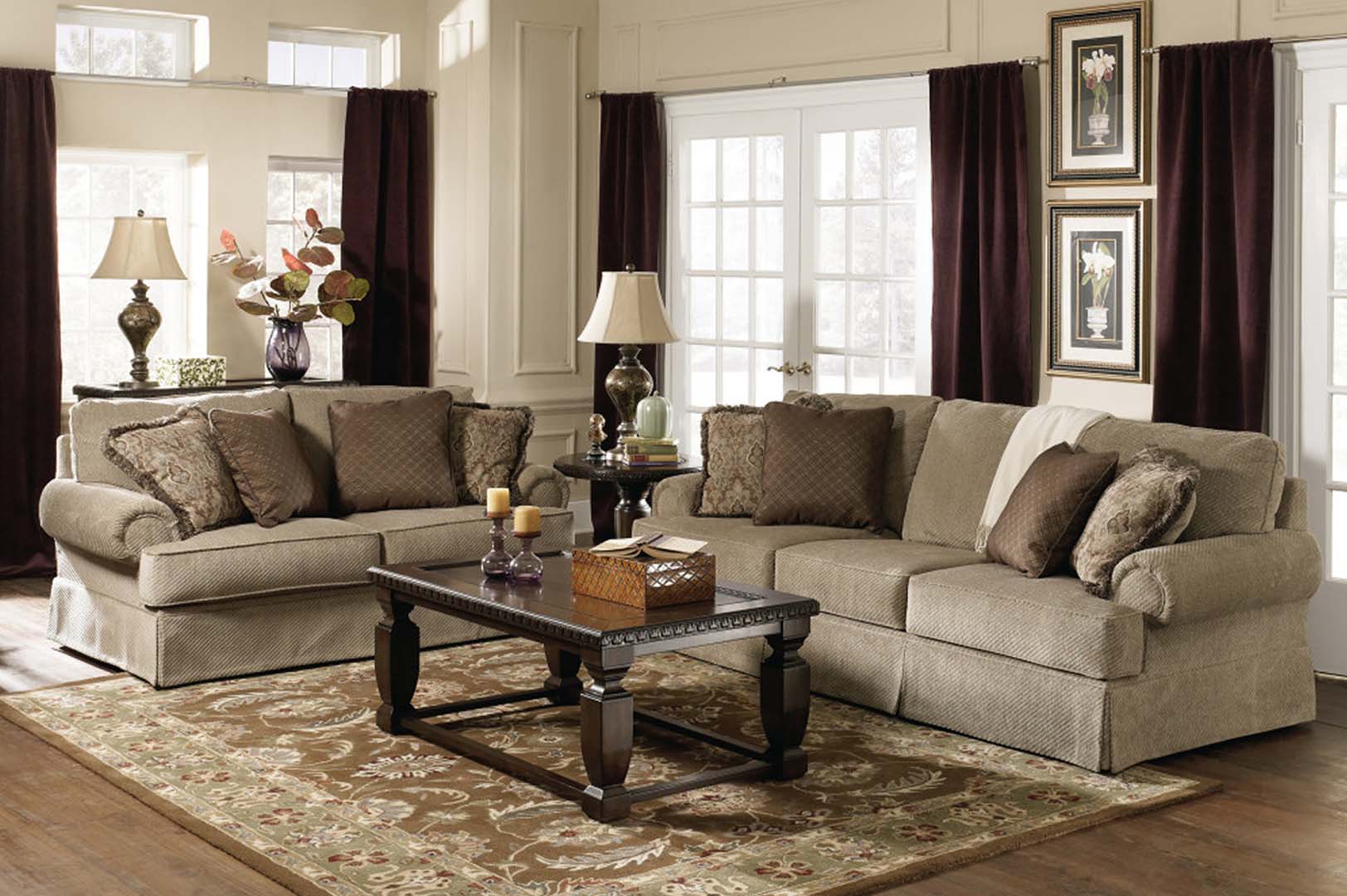 Мягкий диван для гостиной коричневый
